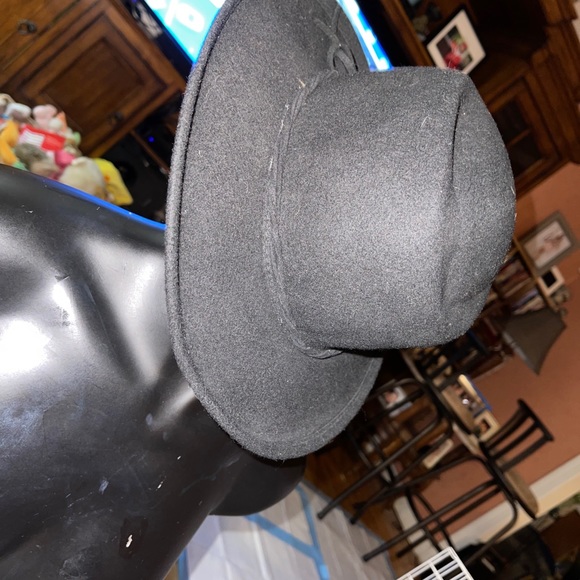 Scala Classic Center Dent Black Fedora Wool Hat. - Picture 8 of 12